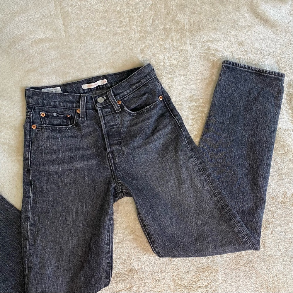 Levi’s Wedgie Straight Washed Grey